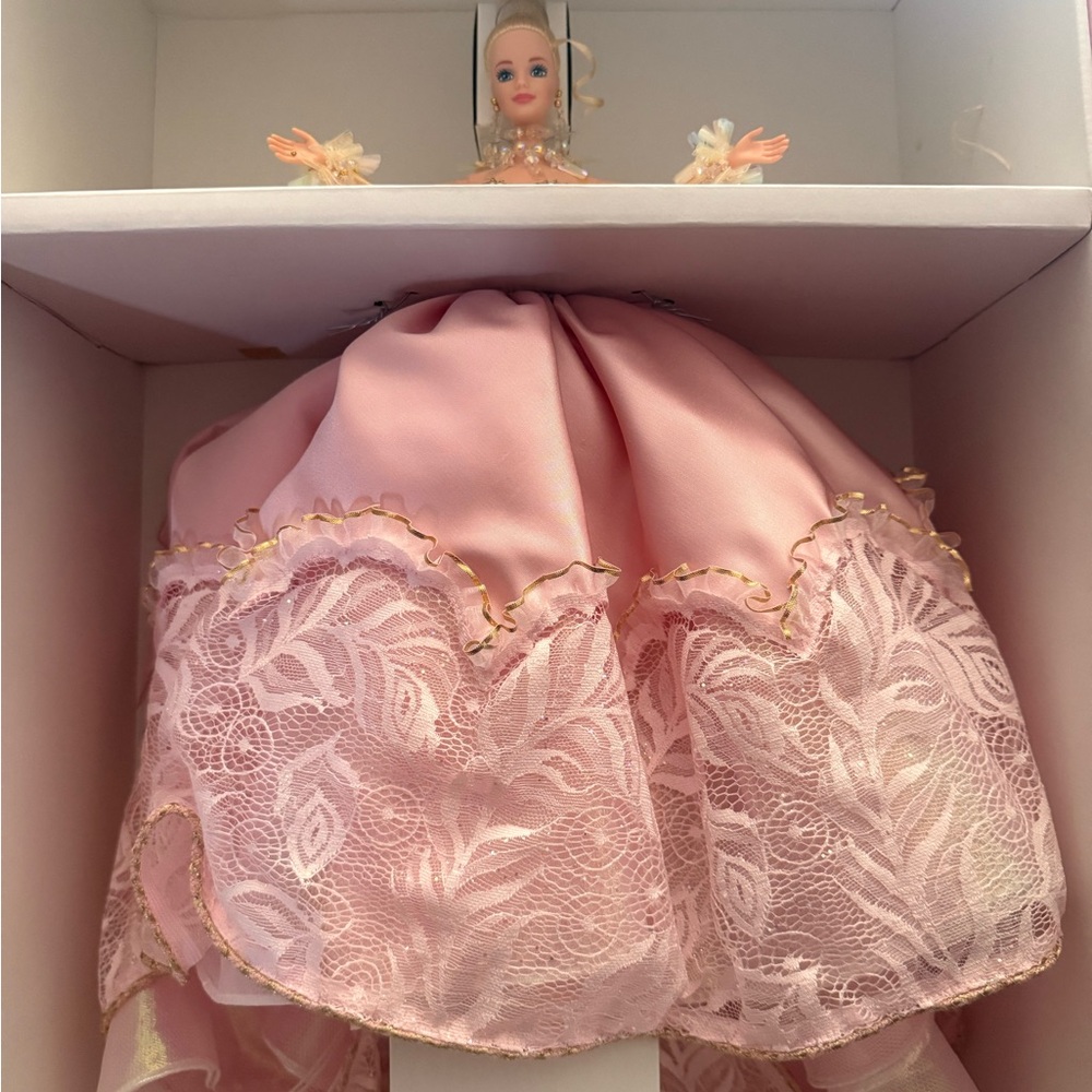 Barbie Pink Splendor in Luxurious Gown - Picture 2 of 8